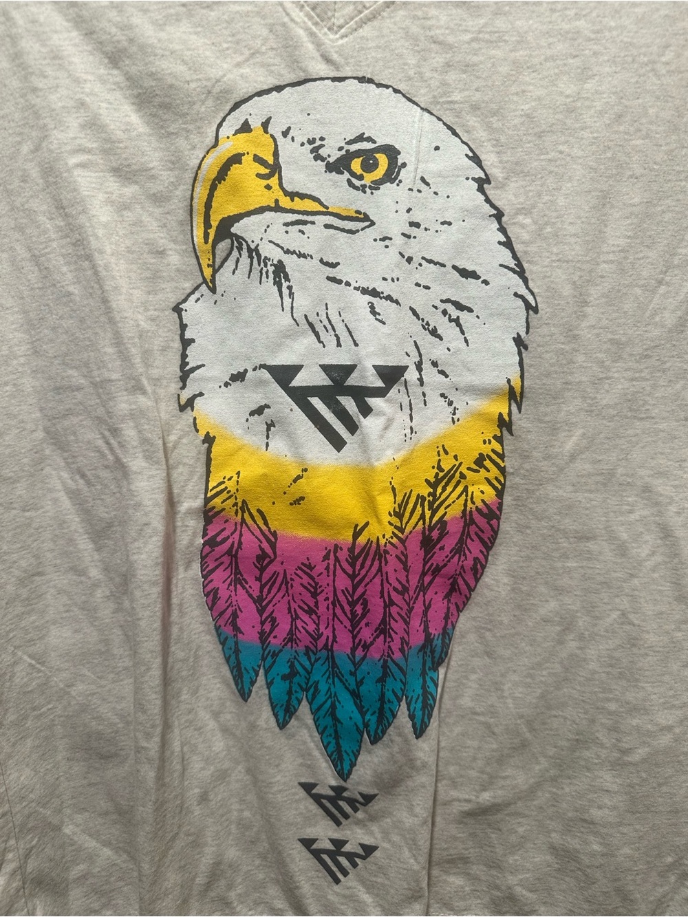 POL Graphic Eagle V-Neck Tee in Heather Gray NWOT Size M - Picture 5 of 6